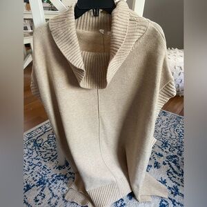 Anthropologie short sleeve tunic sweater